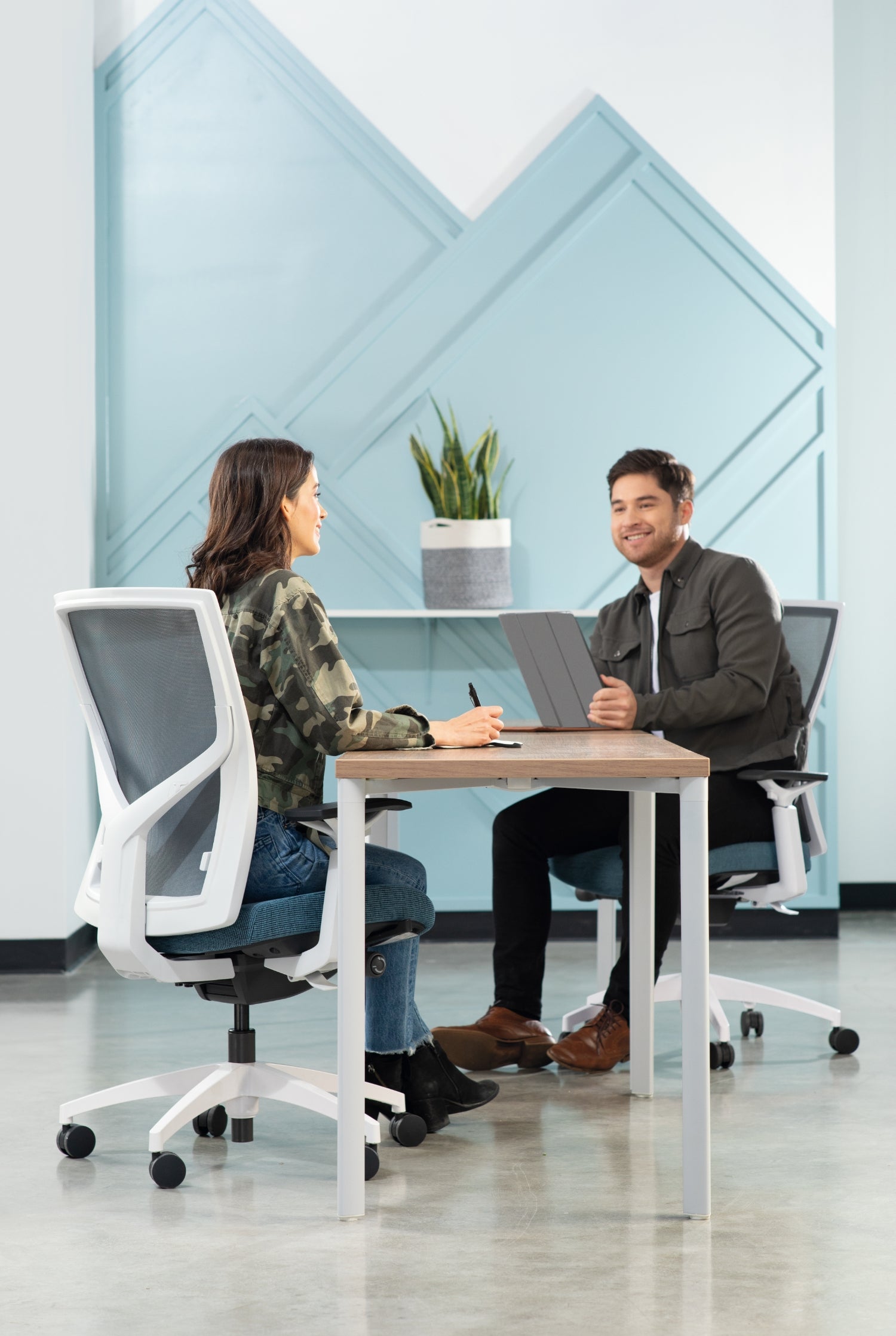 SitOnIt Tensor Rectangular Tabletop Office Desk. Kansas City Office furniture.